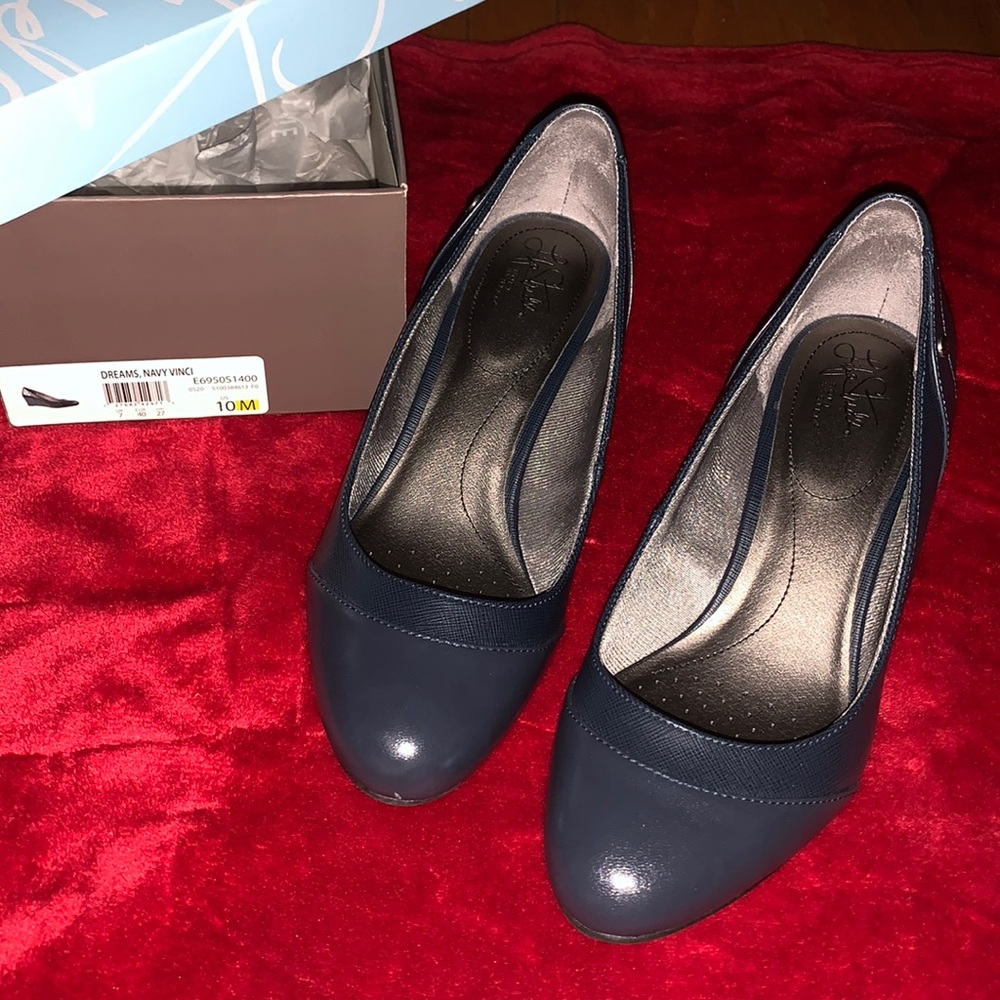 Life Stride Dreams Wedge Pump NIB